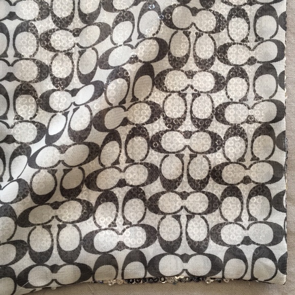 COACH scarf - Picture 2 of 4